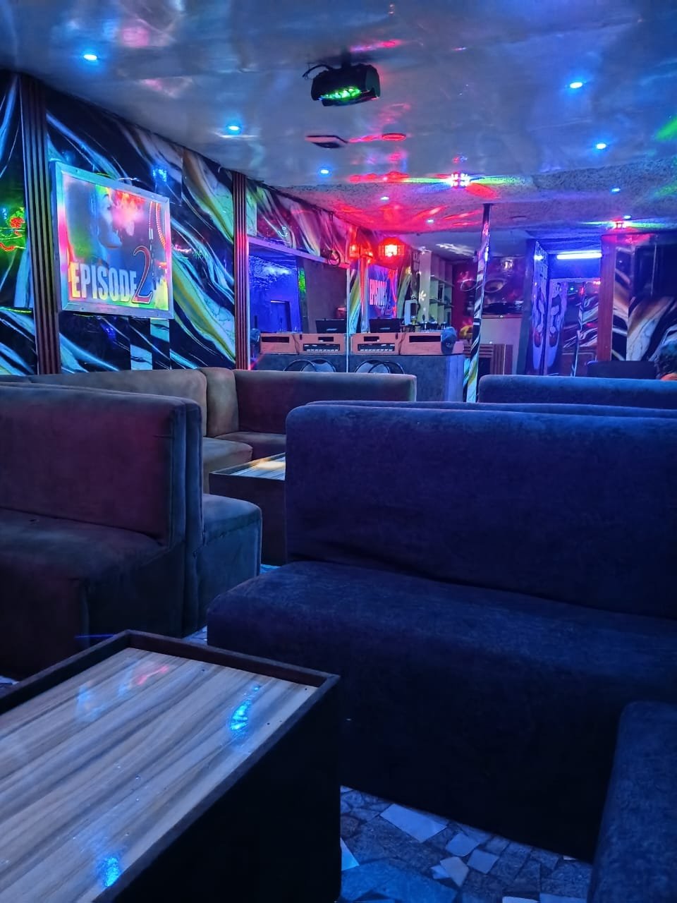 Episode 2 Lounge