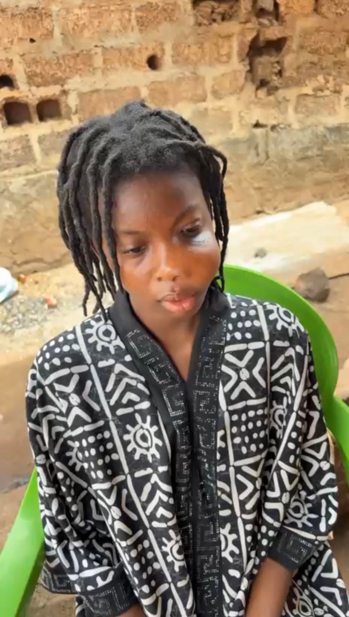 Un appel du cœur pour soutenir les soins médicaux d’une jeune fille en grande souffrance