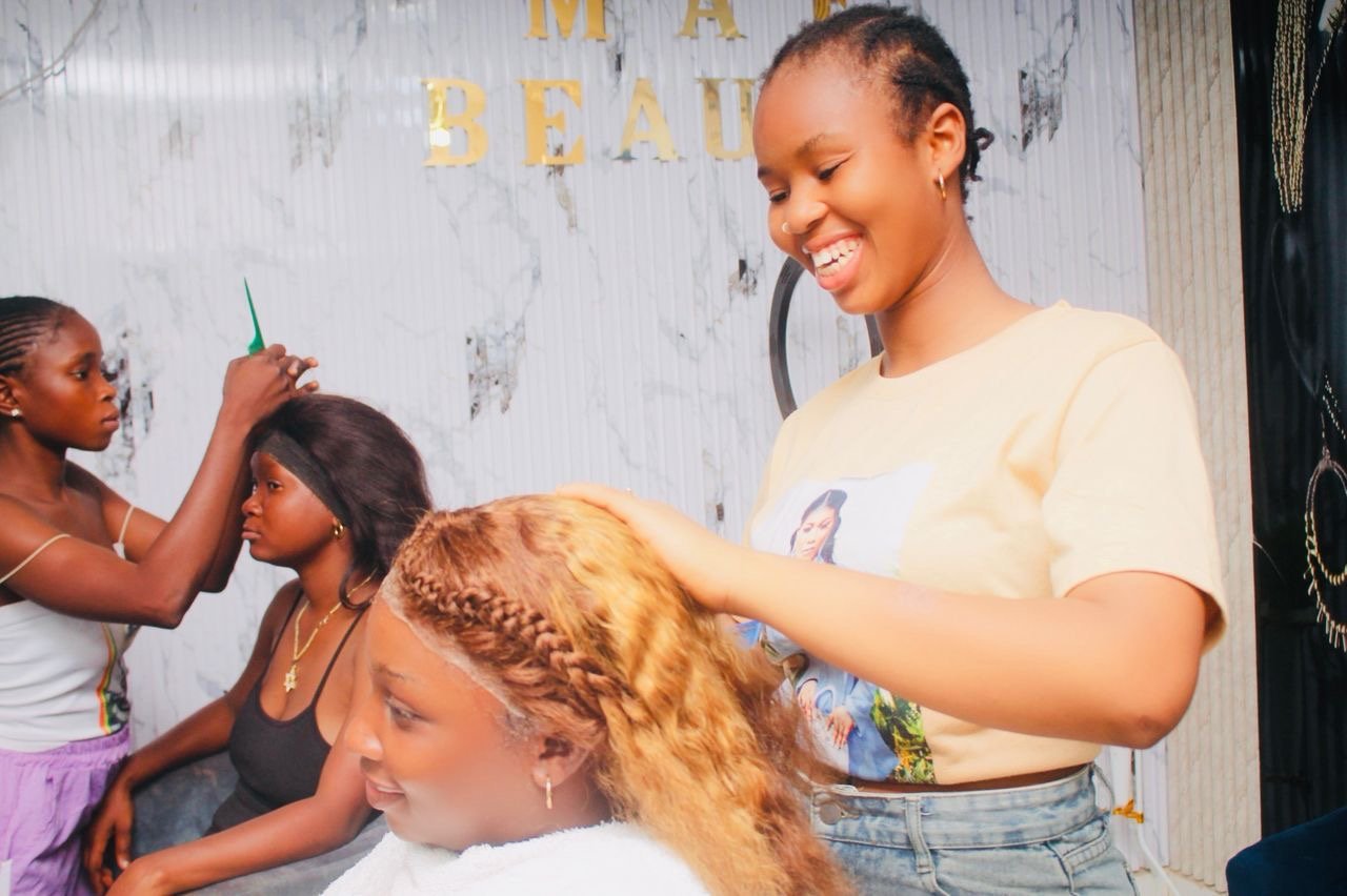 Oumou Fofana (Coiffeuse)