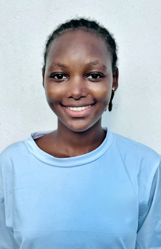 Fatoumata Diao Taille : 1m67 Poids : 54 École : Lycée SILIDARA